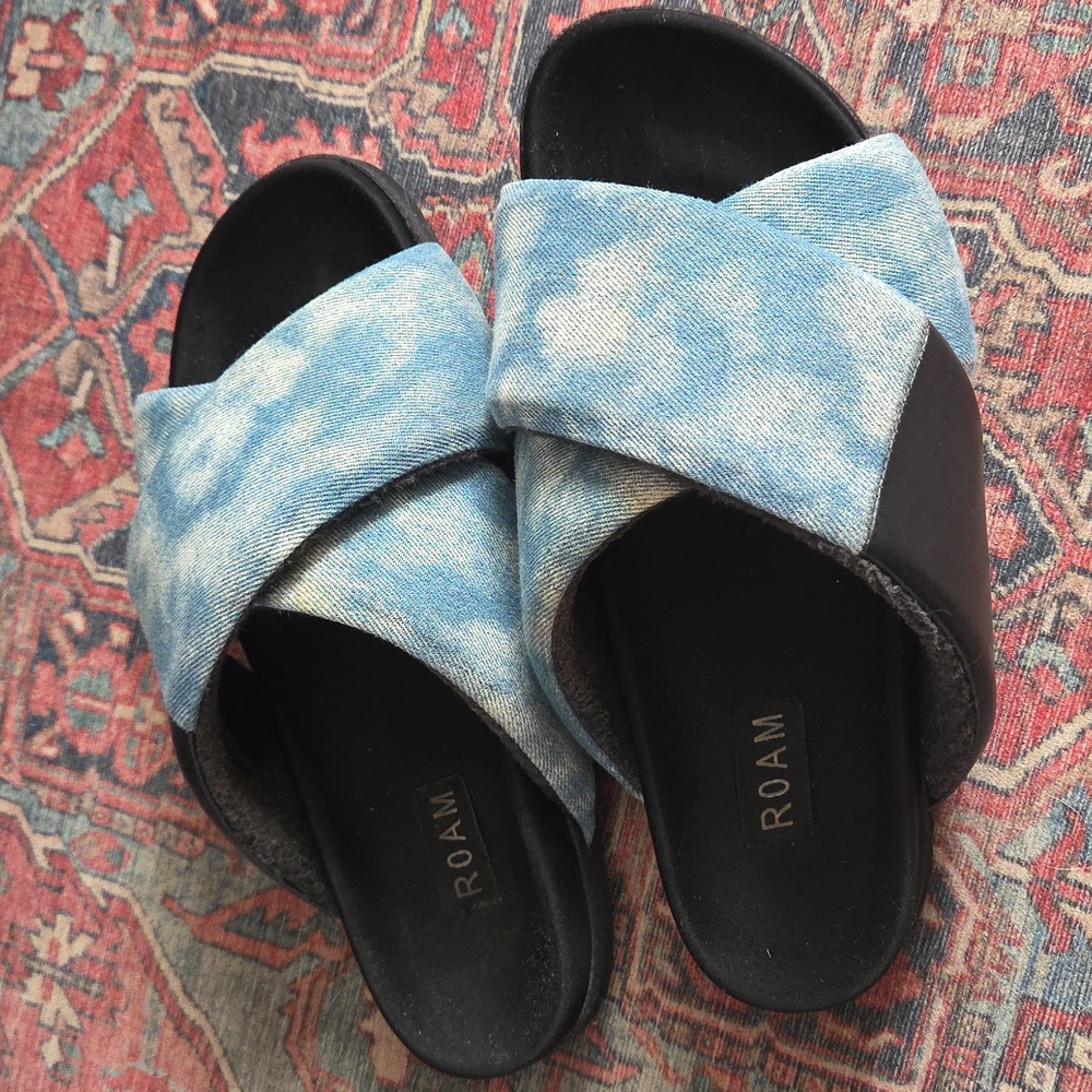 ROAM cloud wash cross sandal in shibori Size 40
